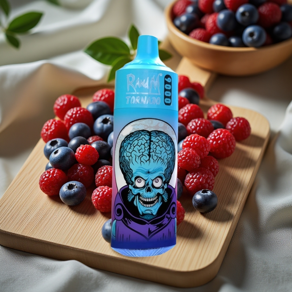 RandM Tornado 9000 Puffs 850 mAh Oplaadbaar 18 mL Mesh Coil RGB Display Blauwe Bes Kers Cranberry