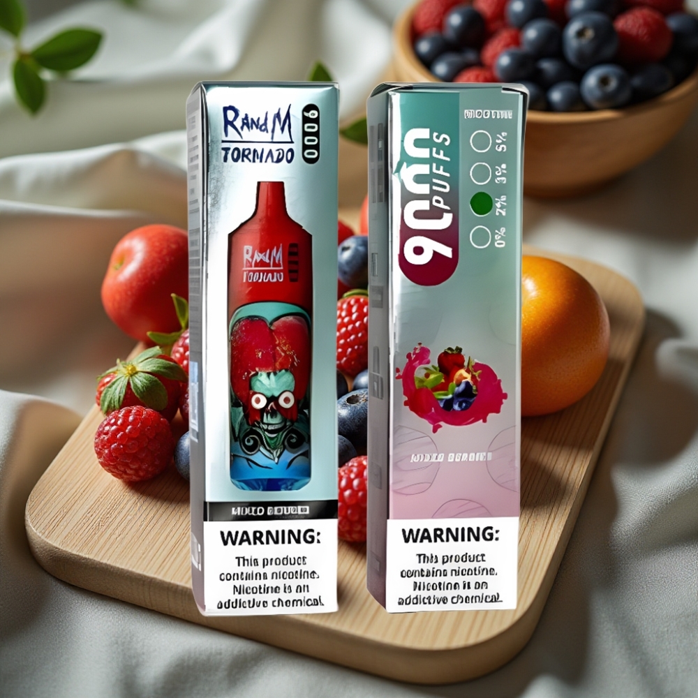 RandM Tornado 9000 Puffs 850 mAh Oplaadbaar 18 mL Mesh Coil RGB Display Gemengde Bessen