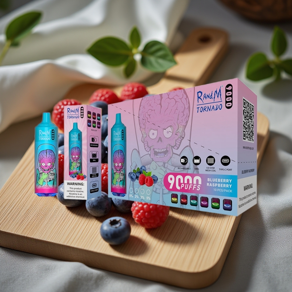 RandM Tornado 9000 Puffs 850mAh Oplaadbaar 18mL Mesh Coil RGB Display Blauwe Bes Framboos